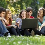 Pocos estudiantes se gradúan en carreras con trabajo